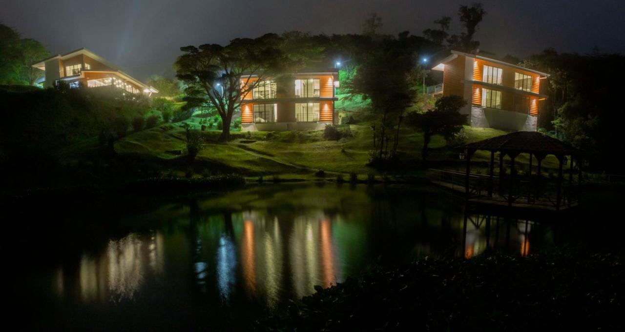 Burbi Lake Lodge Monteverde 외부 사진