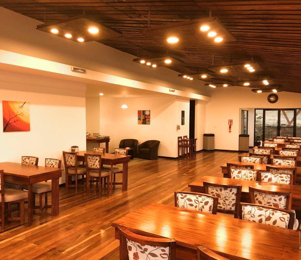 Burbi Lake Lodge Monteverde 외부 사진