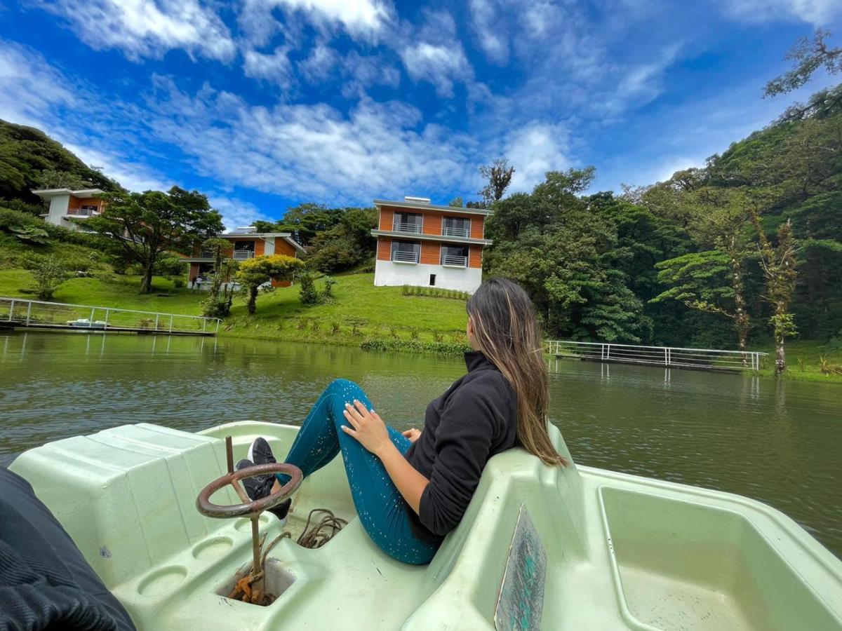 Burbi Lake Lodge Monteverde 외부 사진