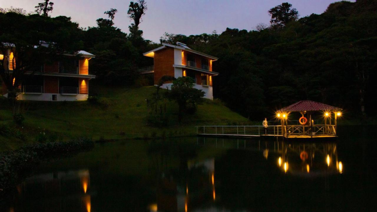 Burbi Lake Lodge Monteverde 외부 사진