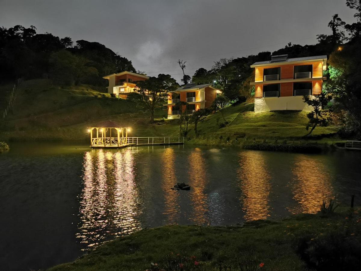 Burbi Lake Lodge Monteverde 외부 사진