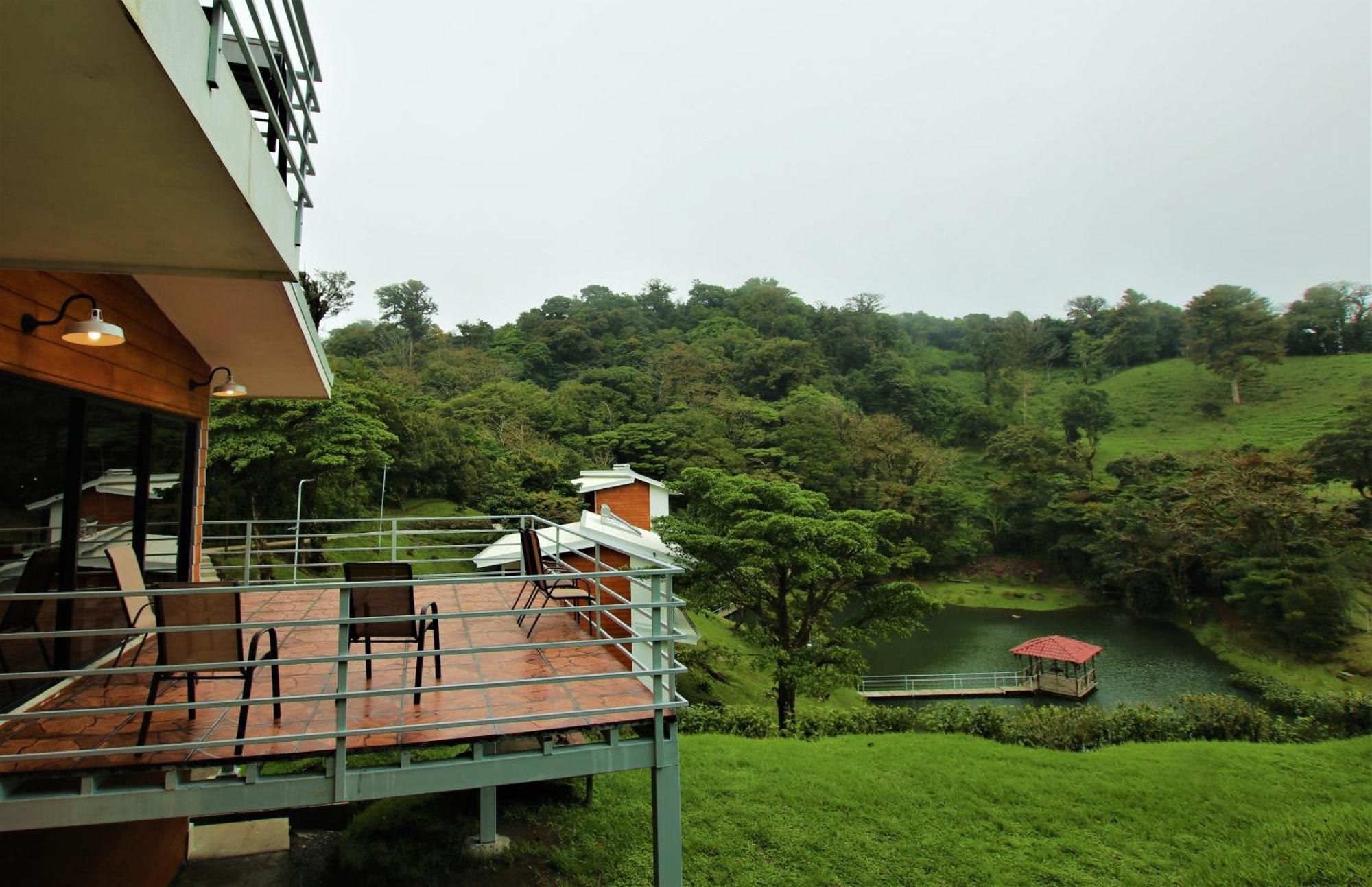 Burbi Lake Lodge Monteverde 외부 사진