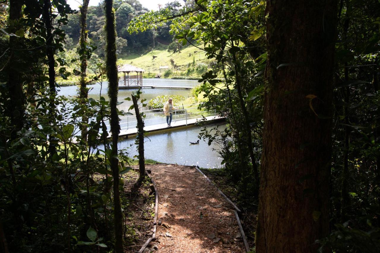 Burbi Lake Lodge Monteverde 외부 사진